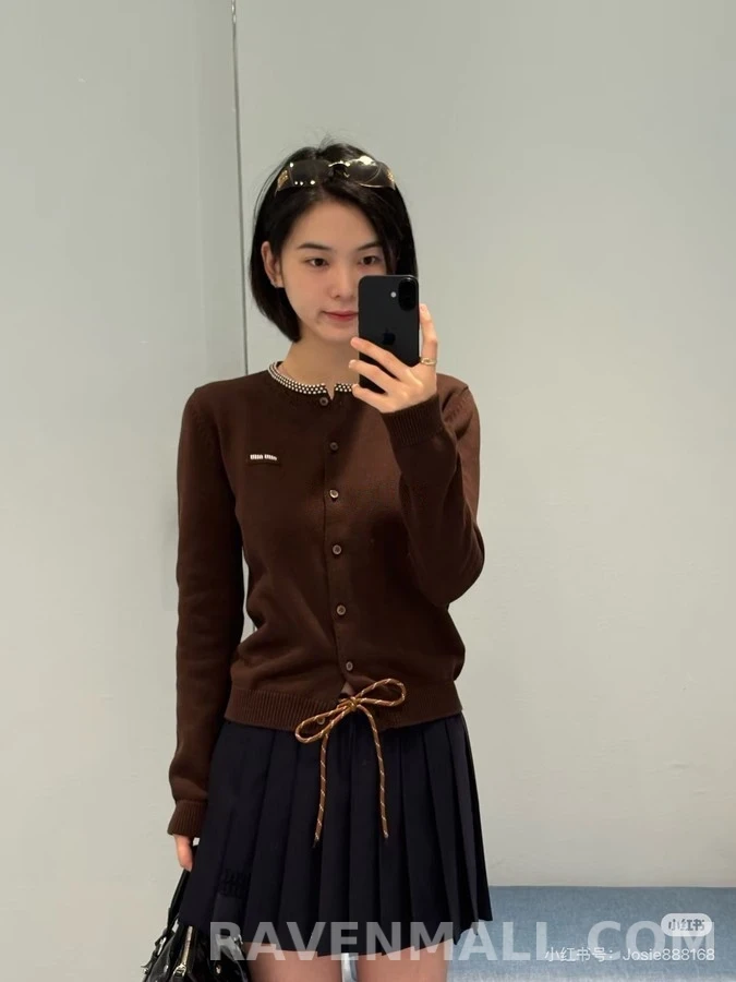 미우미우 미우미우 자수 펀칭 카라 니트 가디건 상세 이미지