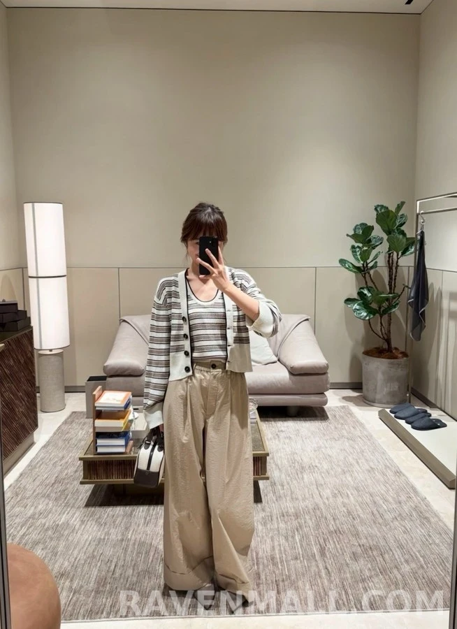 브루넬로 쿠치넬리 브루넬로 쿠치넬리 배색 스트라이프 V넥 가디건 상세 이미지