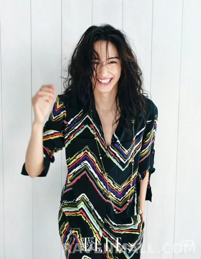 샤넬 샤넬 컬러 V 패턴 프린트 셔츠 상세 이미지