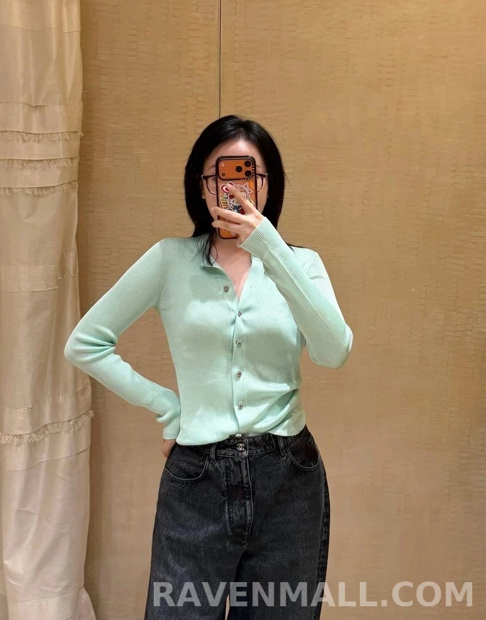 샤넬 샤넬 라운드넥 더블C 버튼 가디건 상세 이미지