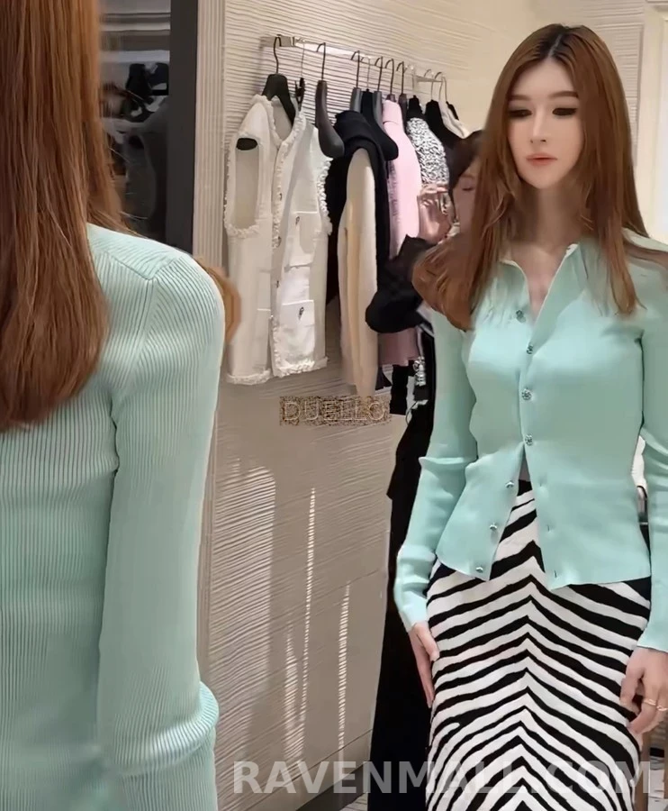 샤넬 샤넬 라운드넥 더블C 버튼 가디건 상세 이미지