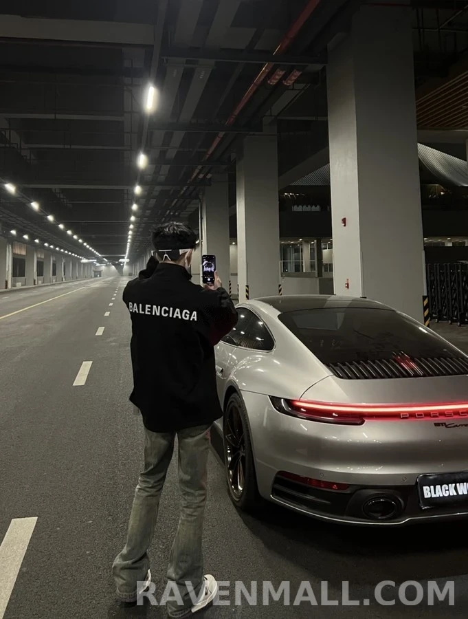 발렌시아가 발렌시아가 후면 레터링 로고 셔츠 상세 이미지