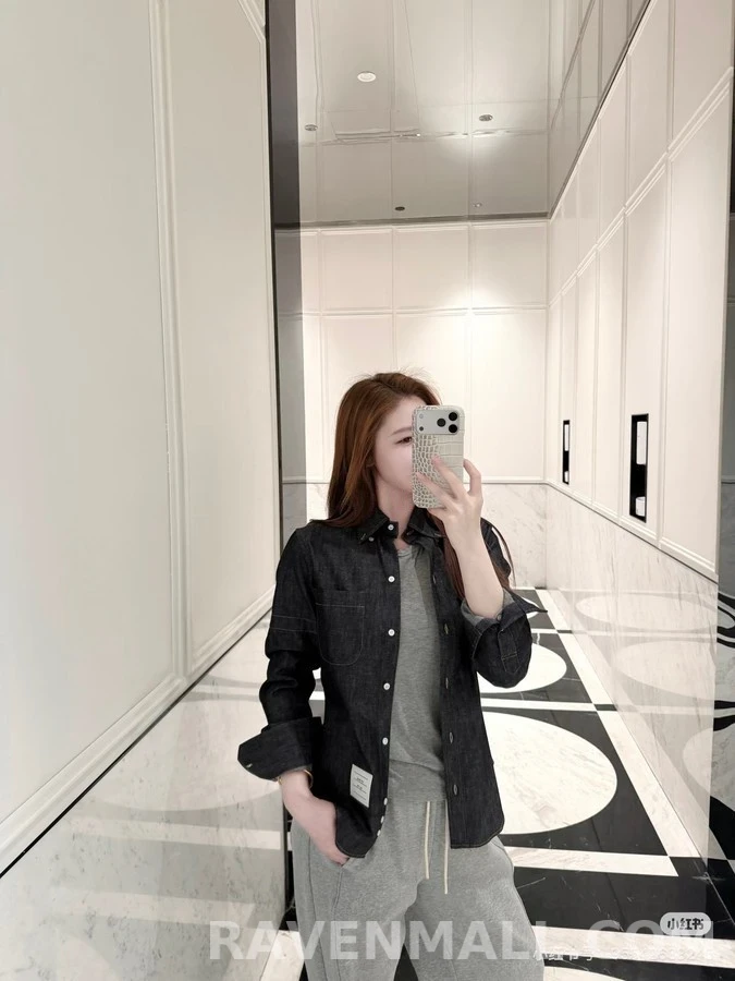 톰브라운 톰브라운 데님 슬리브 탭 셔츠 상세 이미지