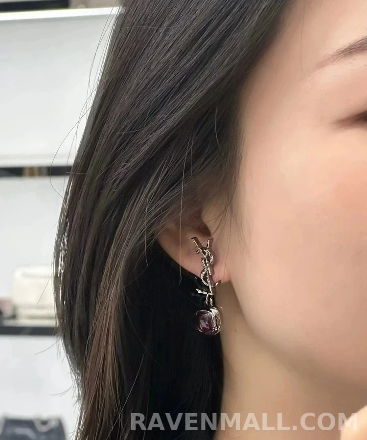 생로랑 세인트로랑 로고 스퀘어 귀걸이 상세 이미지