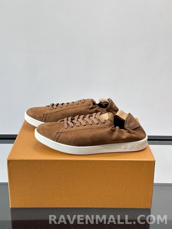 루이비통 루이비통 스웨이드 셔링 로우탑 스니커즈 상세 이미지