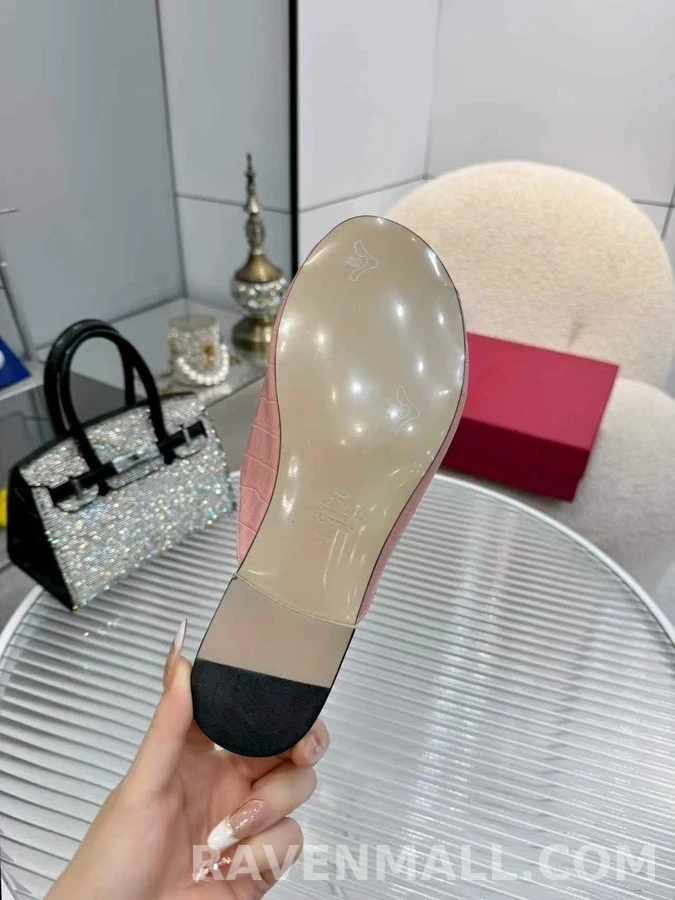 발렌티노 발렌티노 V 로고 악어 엠보싱 슬라이드 샌들 상세 이미지