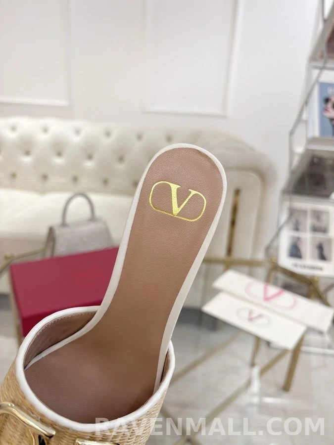 발렌티노 발렌티노 V로고 라피아 블록힐 샌들 상세 이미지