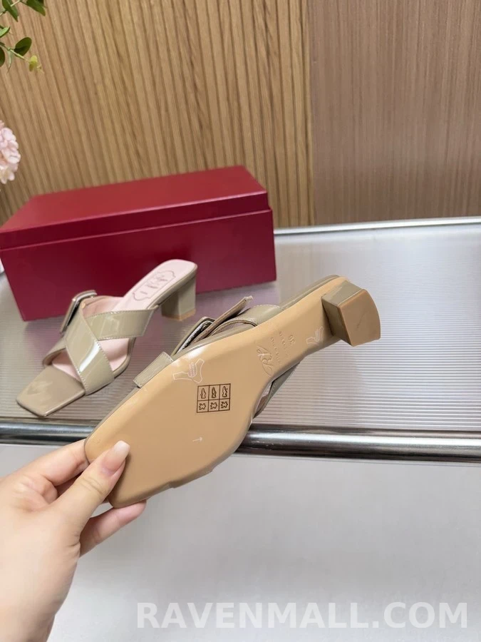 로저 비비에 로저비비에 스퀘어 버클 뮬 샌들 상세 이미지