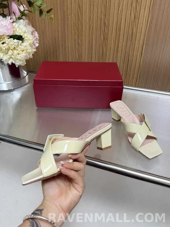 로저 비비에 로저비비에 사각 버클 교차 스트랩 뮬 샌들 상세 이미지