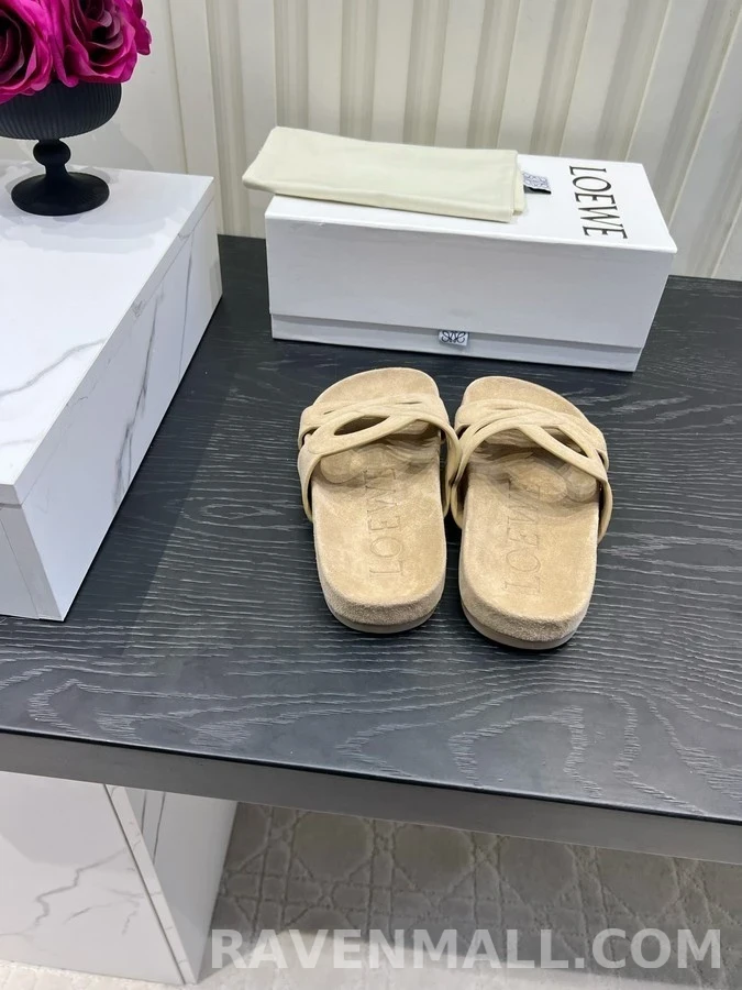 로에베 로에베 스웨이드 컷아웃 슬리퍼 상세 이미지