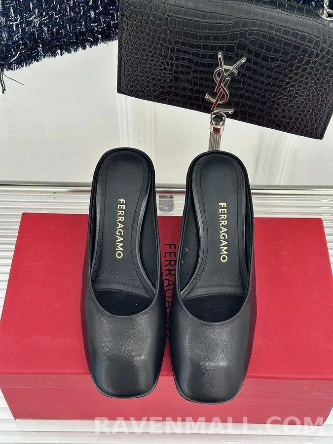 페라가모 페라가모 스퀘어토 간치니 힐 뮬 상세 이미지