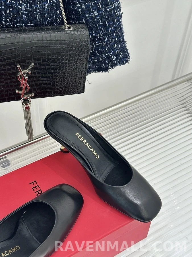 페라가모 페라가모 스퀘어토 간치니 힐 뮬 상세 이미지
