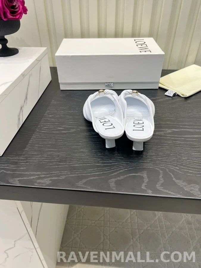 로에베 로에베 트위스트 램스킨 뮬 힐 상세 이미지