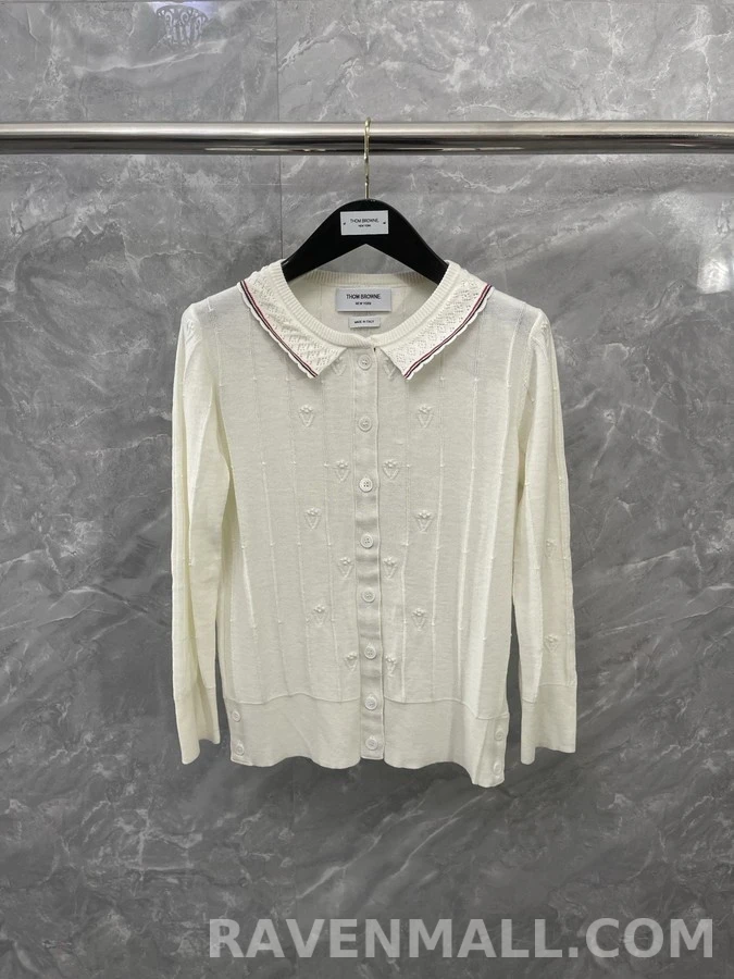 톰브라운 톰브라운 배색 칼라 플라워 자수 긴팔 티셔츠 상세 이미지