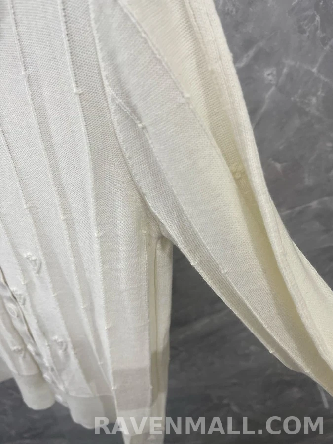 톰브라운 톰브라운 배색 칼라 플라워 자수 긴팔 티셔츠 상세 이미지