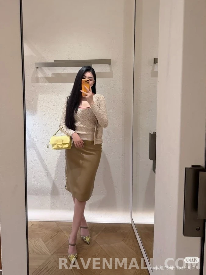 펜디 펜디 펀칭 배색 긴팔 티셔츠 상세 이미지