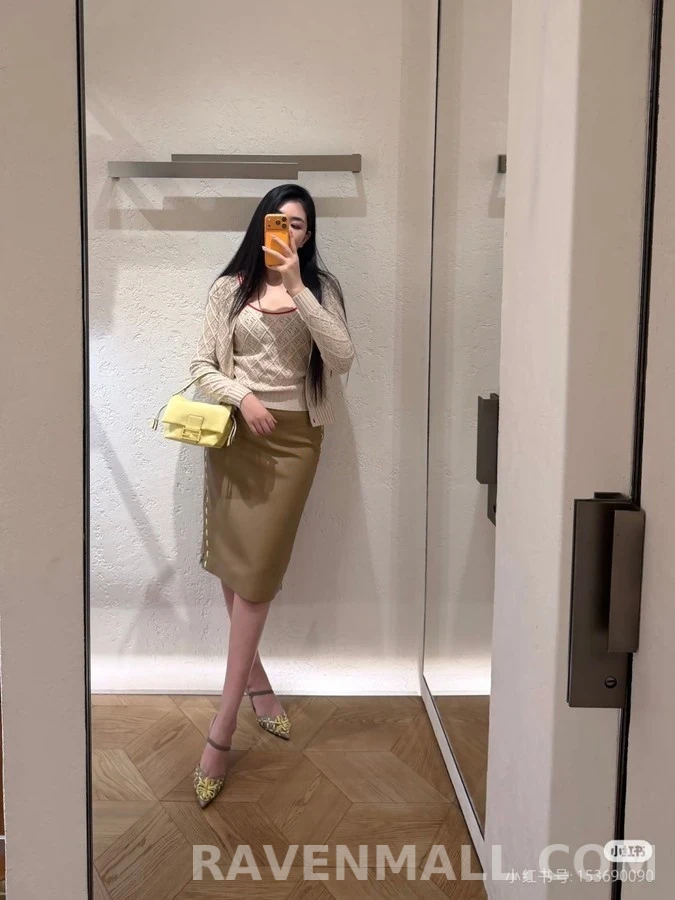 펜디 펜디 펀칭 배색 긴팔 티셔츠 상세 이미지