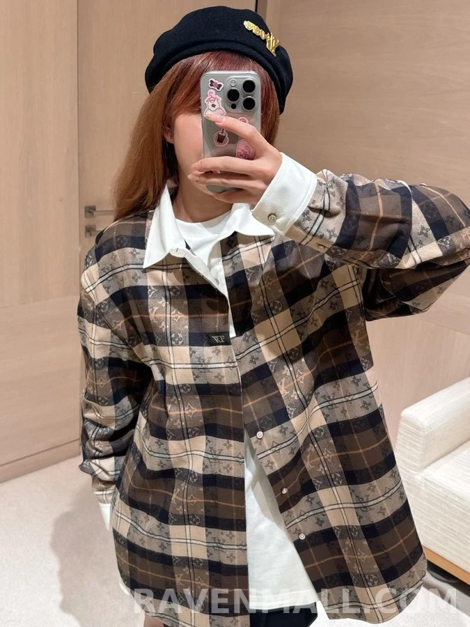루이비통 루이비통 배색 카라 체크 긴팔 티셔츠 상세 이미지