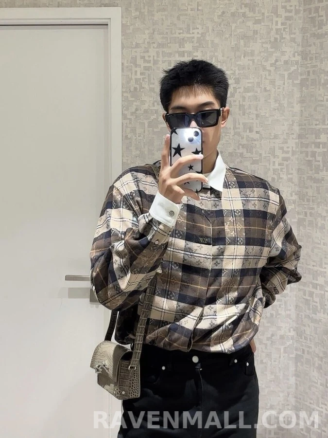 루이비통 루이비통 배색 카라 체크 긴팔 티셔츠 상세 이미지