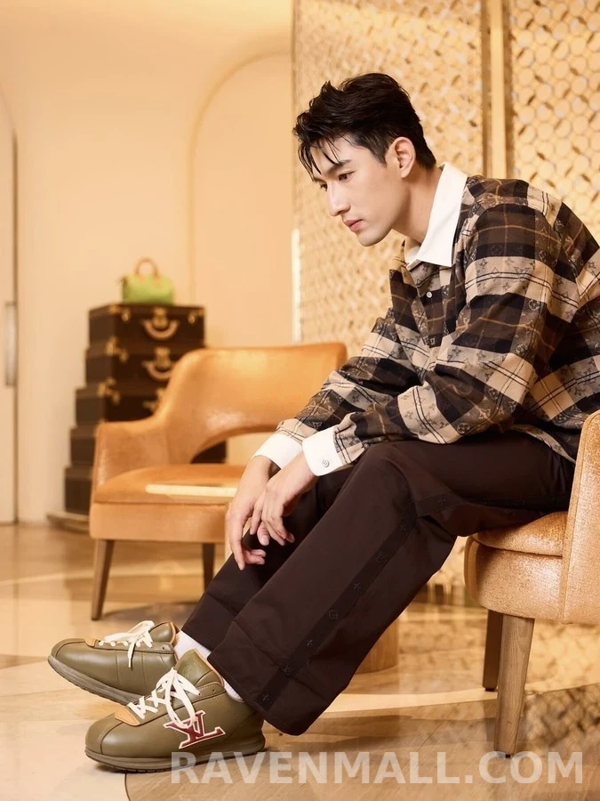 루이비통 루이비통 배색 카라 체크 긴팔 티셔츠 상세 이미지