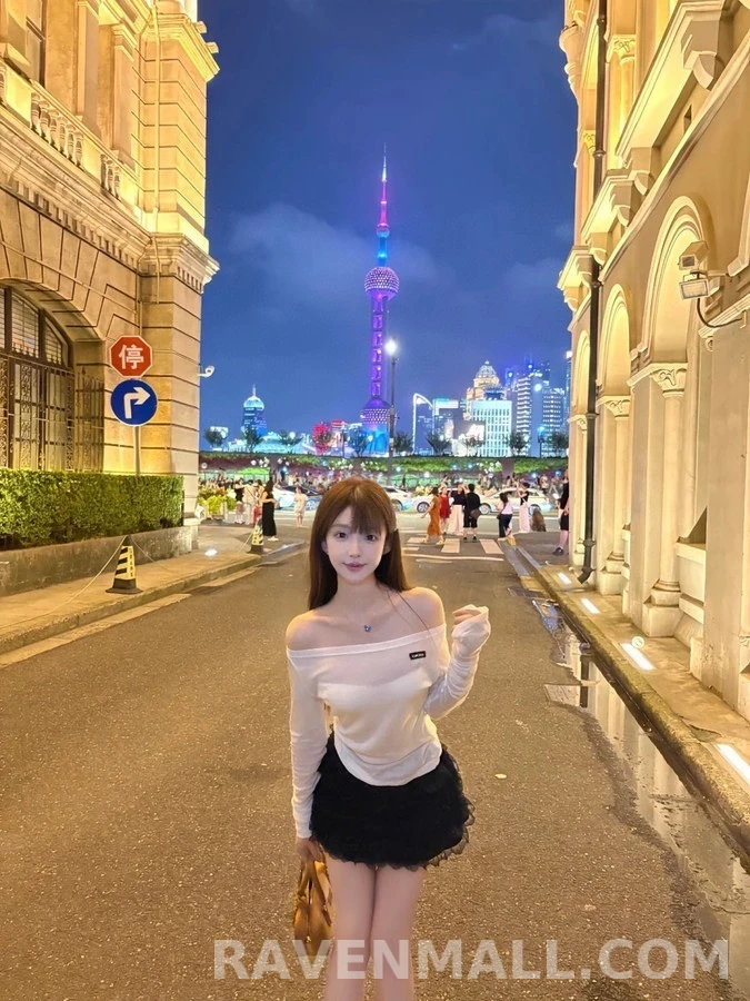 미우미우 미우미우 레터링 로고 오프숄더 긴팔 티셔츠 상세 이미지