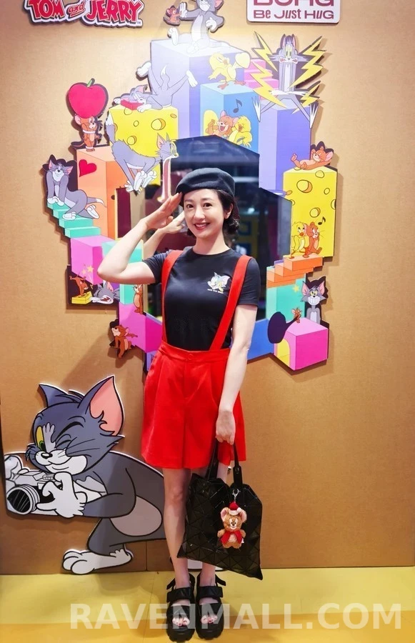 프라다 프라다 모놀리스 플랫폼 벨크로 샌들 상세 이미지