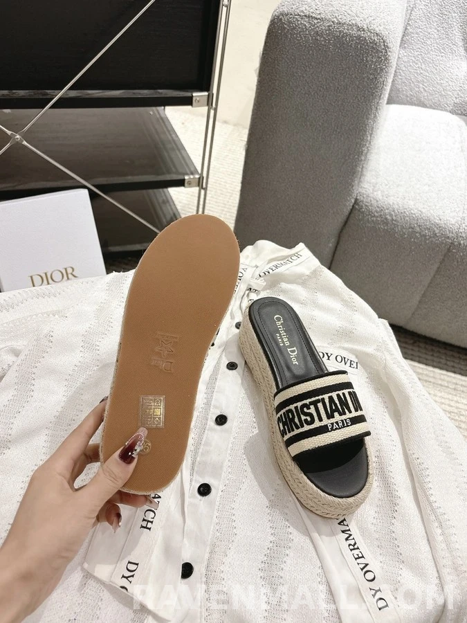 디올 디올 디웨이 레터링 웨지 샌들 상세 이미지
