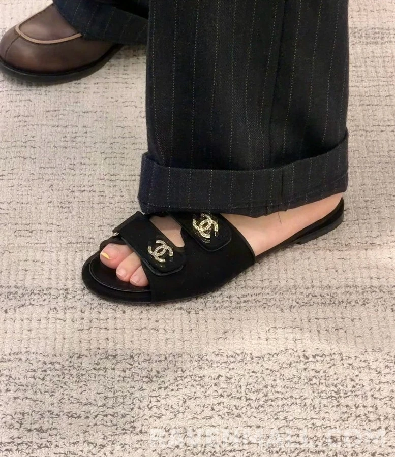 샤넬 샤넬 쌍C 크리스탈 버클 슬라이드 샌들 상세 이미지