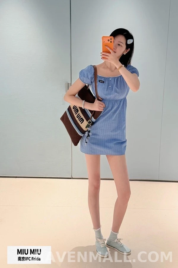 미우미우 미우미우 라이트블루 캔버스 스니커즈 상세 이미지