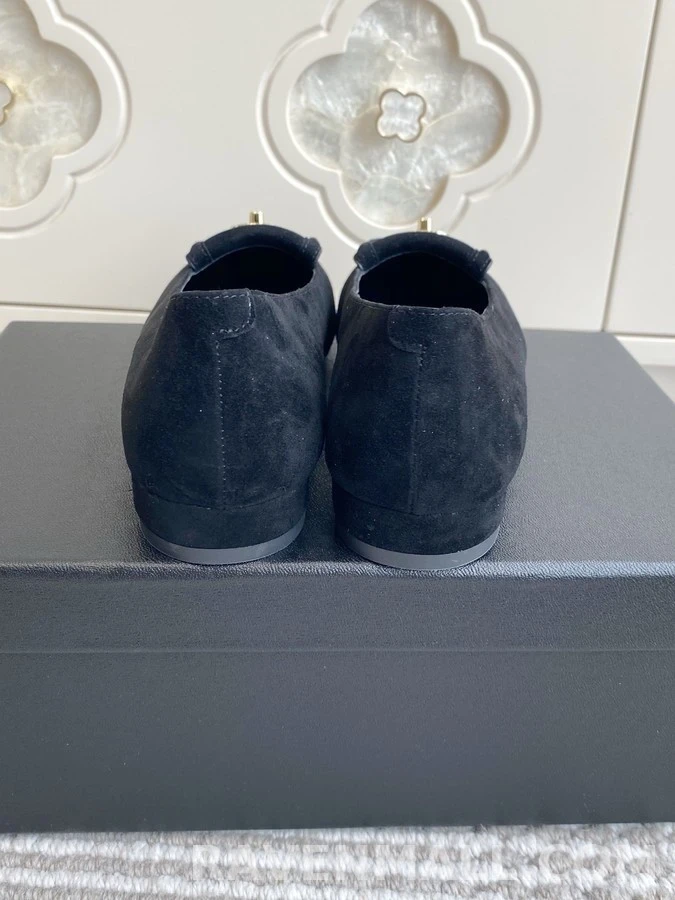 샤넬 샤넬 더블 C 스웨이드 방토 플랫 상세 이미지