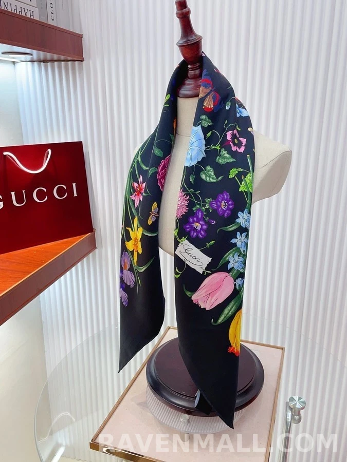 구찌 구찌 플라워 프린트 스카프 상세 이미지