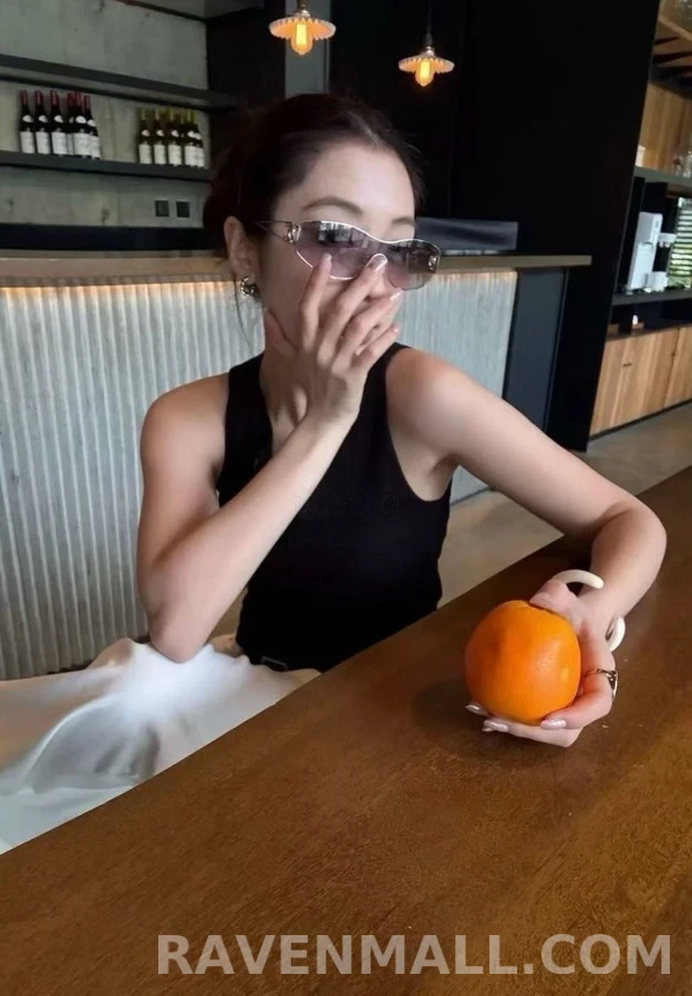 샤넬 샤넬 라인스톤 로고 선글라스 상세 이미지