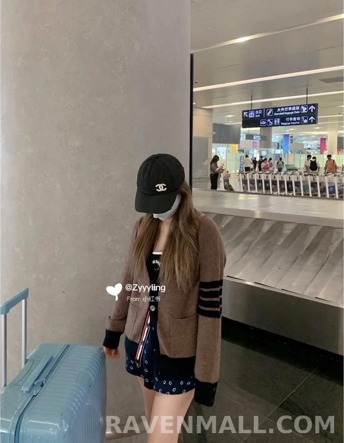 톰브라운 톰브라운 V넥 스트라이프 가디건 상세 이미지