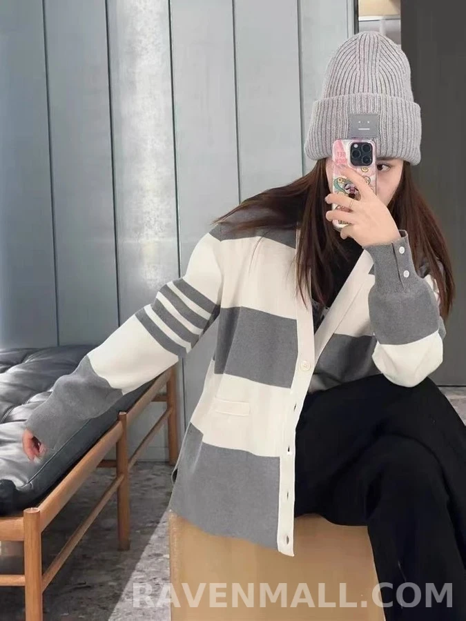 톰브라운 톰브라운 4바 스트라이프 가디건 상세 이미지
