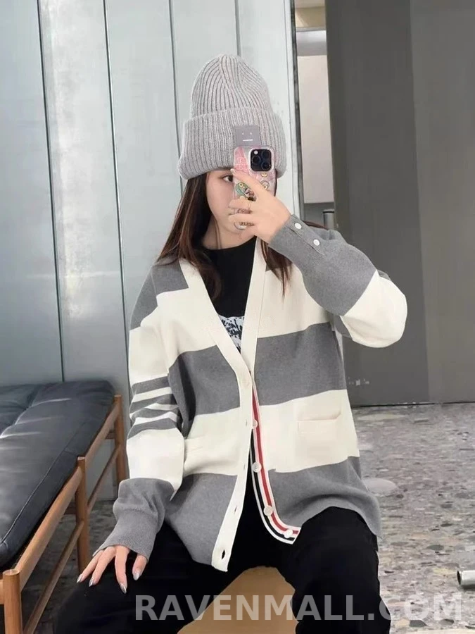 톰브라운 톰브라운 4바 스트라이프 가디건 상세 이미지