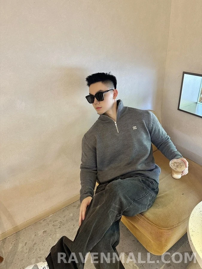 셀린느 셀린느 트리옹프 자수 반집업 니트 상세 이미지