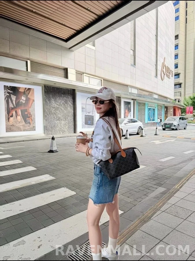 셀린느 셀린느 아치 레터링 맨투맨 상세 이미지