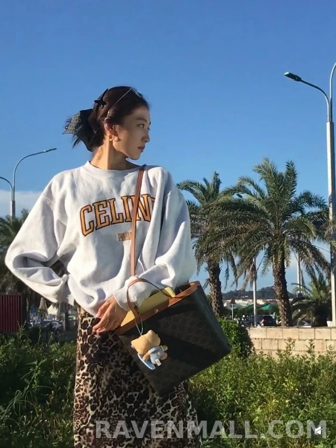 셀린느 셀린느 아치 레터링 맨투맨 상세 이미지
