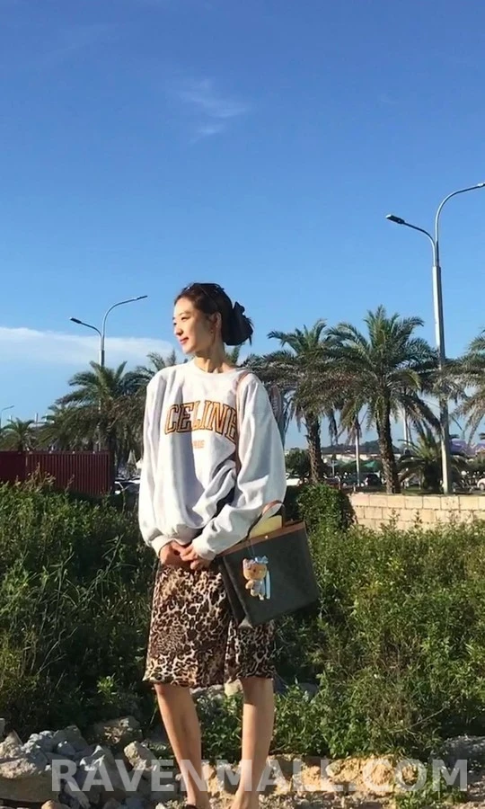 셀린느 셀린느 아치 레터링 맨투맨 상세 이미지