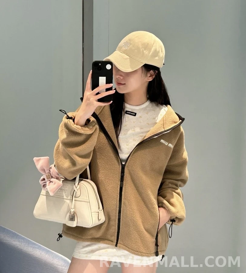 미우미우 미우미우 로고 플리스 후드 집업 상세 이미지