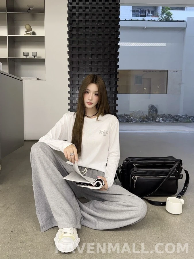 아크네 스튜디오 아크네 스튜디오 로고 프린트 긴팔 티셔츠 상세 이미지