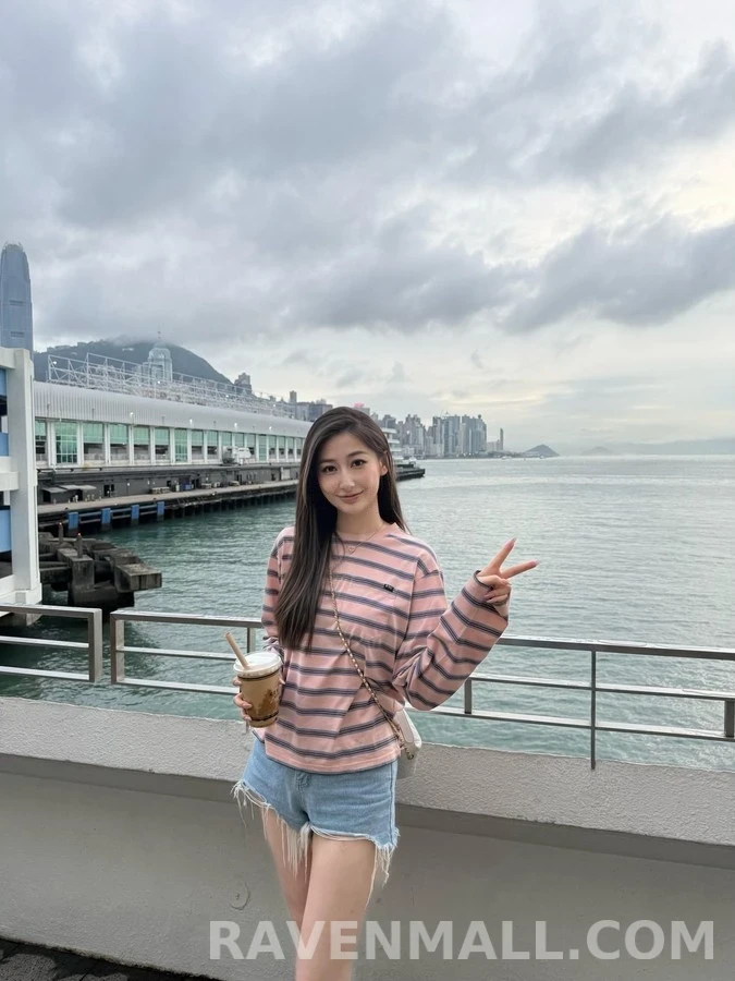 프라다 프라다 로고 스트라이프 긴팔 티셔츠 상세 이미지