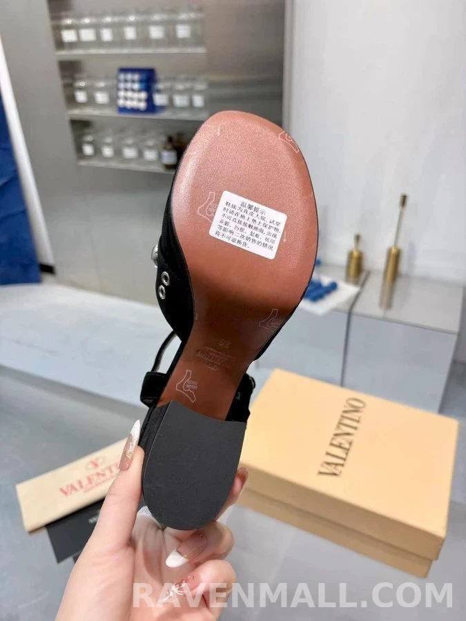 발렌티노 발렌티노 메탈 스터드 플랫폼 샌들 상세 이미지