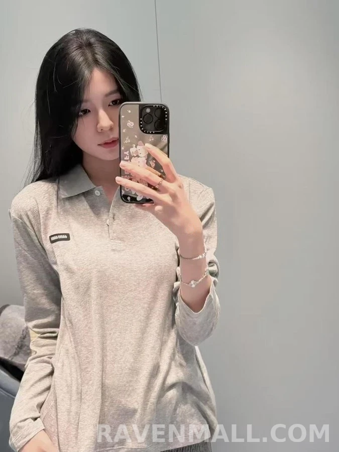 미우미우 미우미우 로고 크롭 폴로 긴팔 티셔츠 상세 이미지