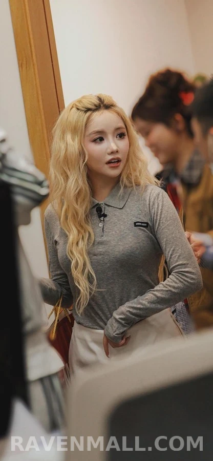 미우미우 미우미우 로고 크롭 폴로 긴팔 티셔츠 상세 이미지