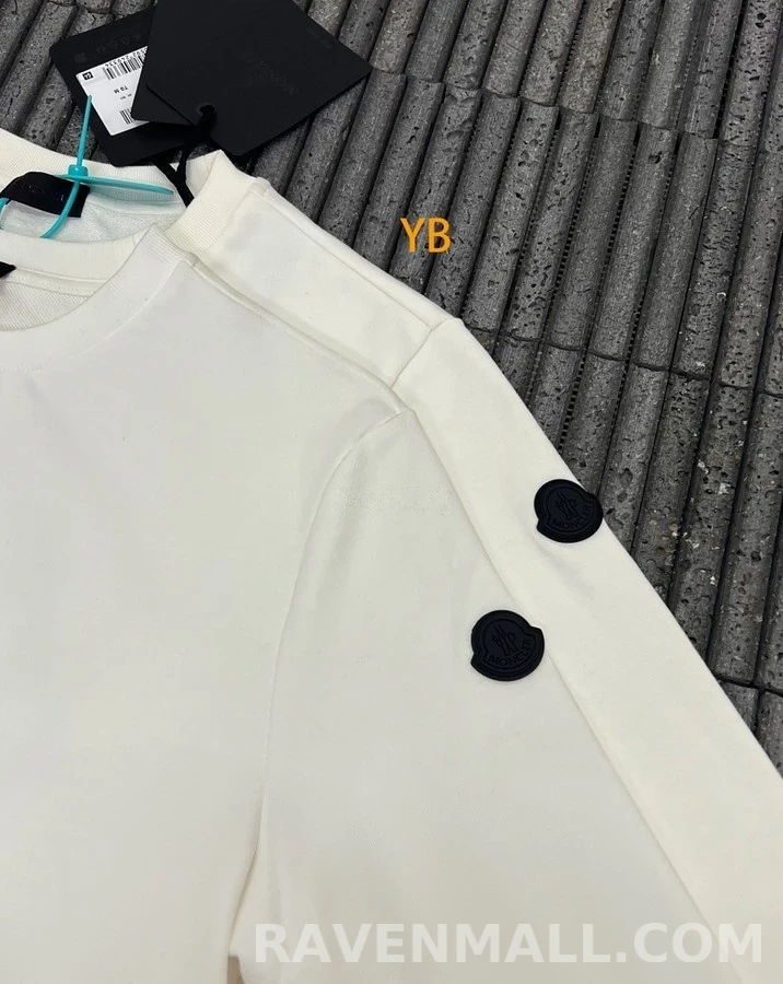 몽클레어 몽클레어 중첩 로고 맨투맨 상세 이미지