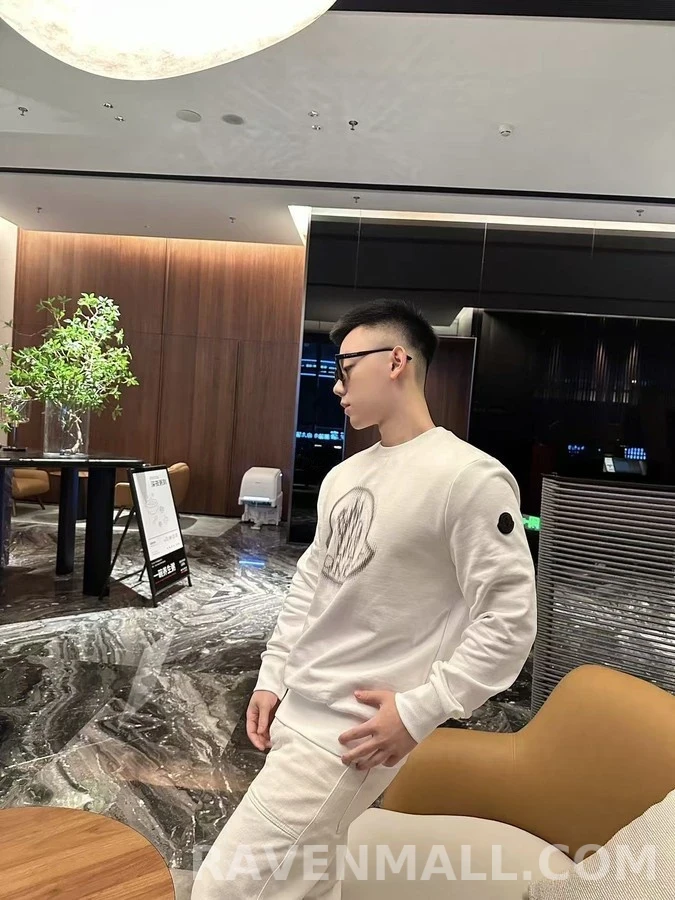 몽클레어 몽클레어 중첩 로고 맨투맨 상세 이미지