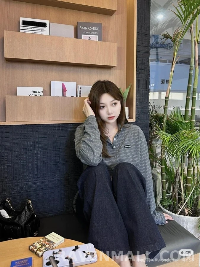 미우미우 미우미우 스트라이프 카라 긴팔 티셔츠 상세 이미지