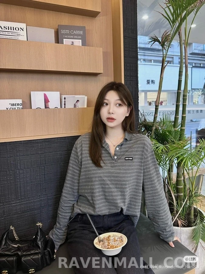 미우미우 미우미우 스트라이프 카라 긴팔 티셔츠 상세 이미지