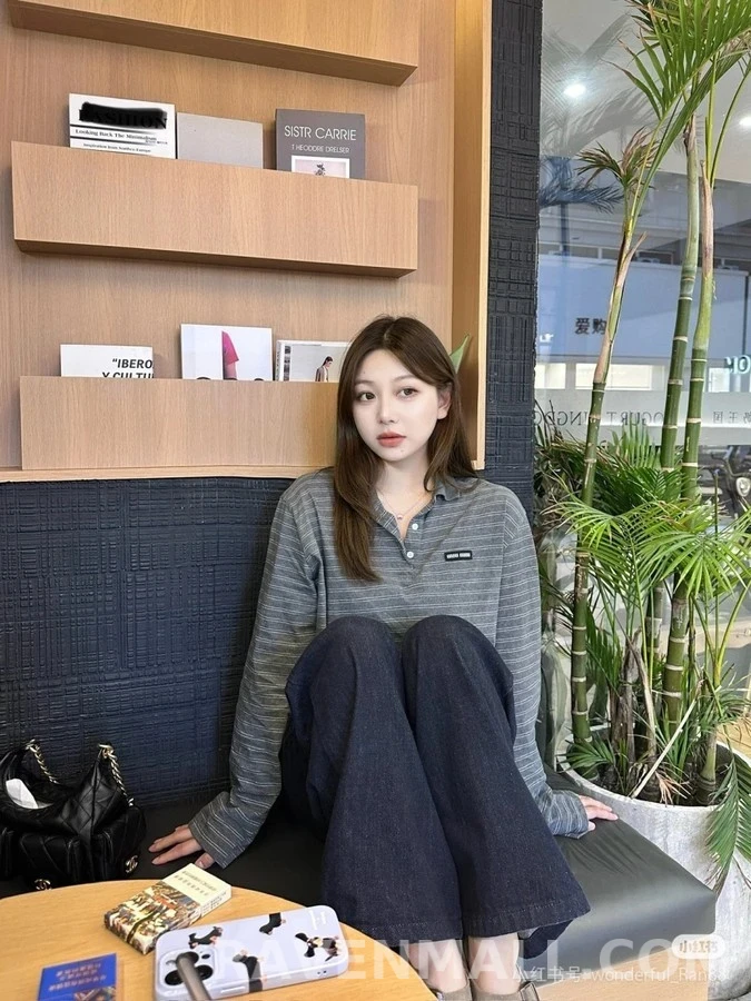 미우미우 미우미우 스트라이프 카라 긴팔 티셔츠 상세 이미지